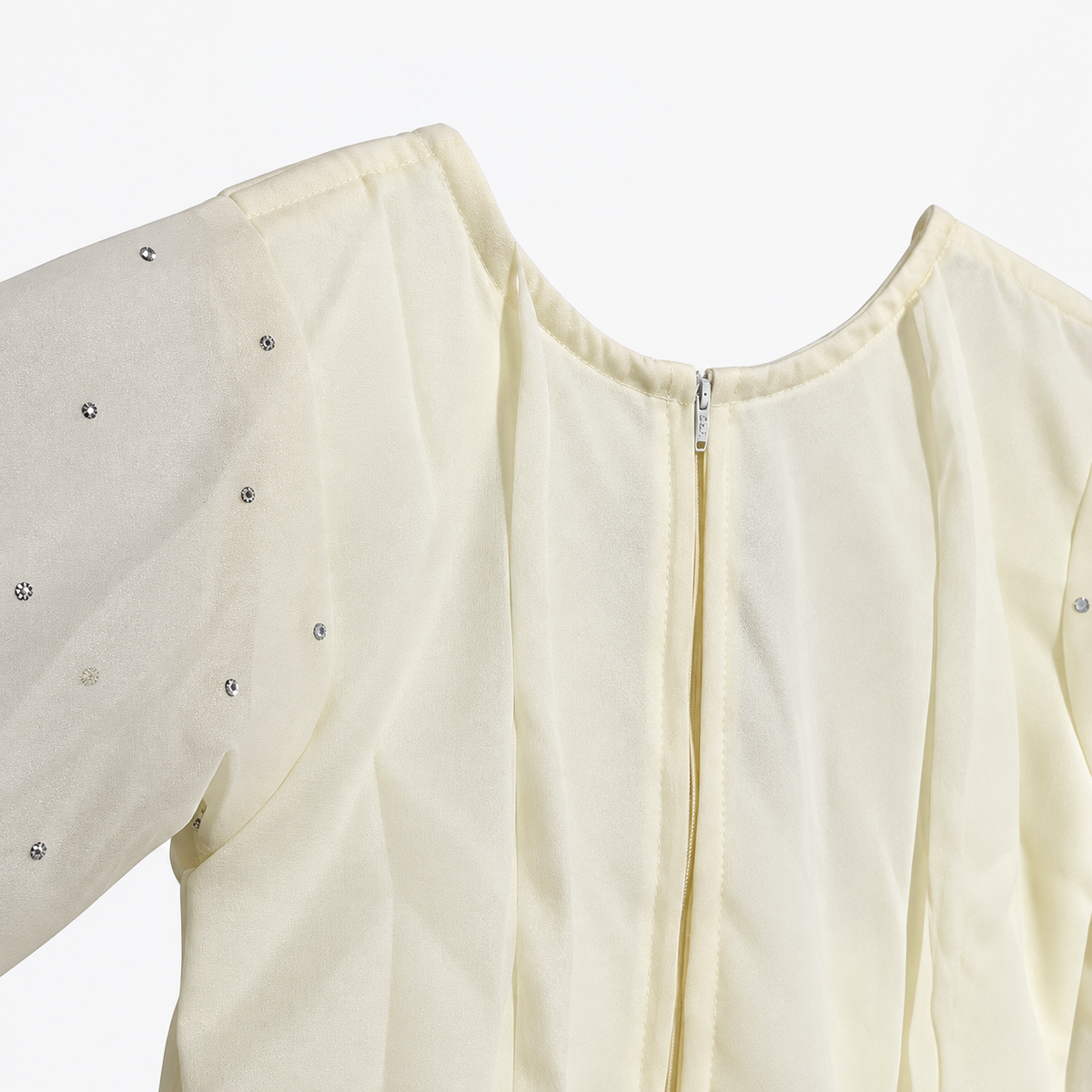 Back neckline zipper detail